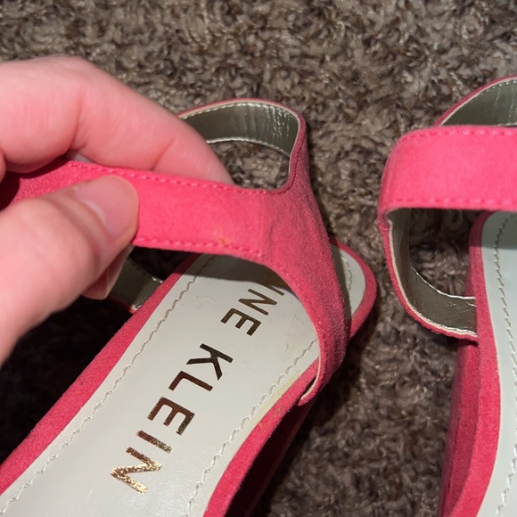 Anne Klein US 7.5 womens pink suede chunky heels. Gently used. - Picture 13 of 16